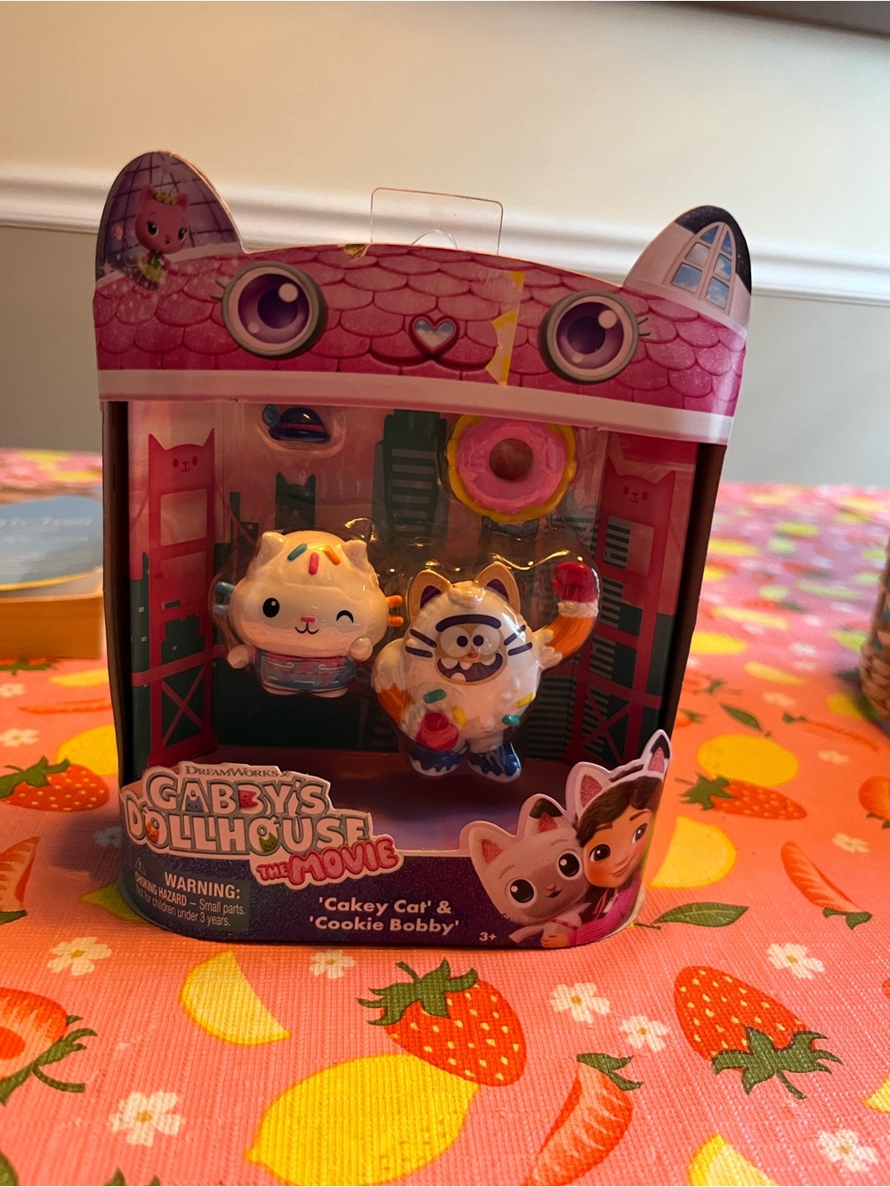 Gabby's Dollhouse Cakey Cat & Cookie Bobby Figure Two-Pack - Pink